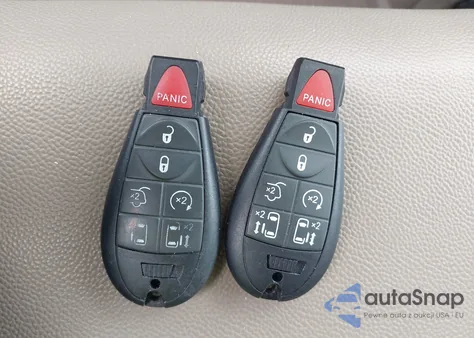 2015 Chrysler Town & Country Lx z USA, uszkodzony, nr VIN 2C4RC1AGXFR675529